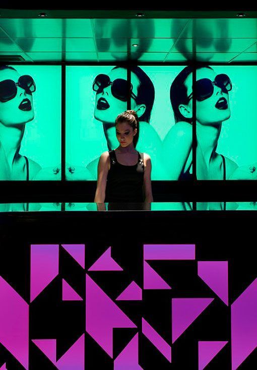 Barra videowall de Le Boutique Club, discoteca en Madrid