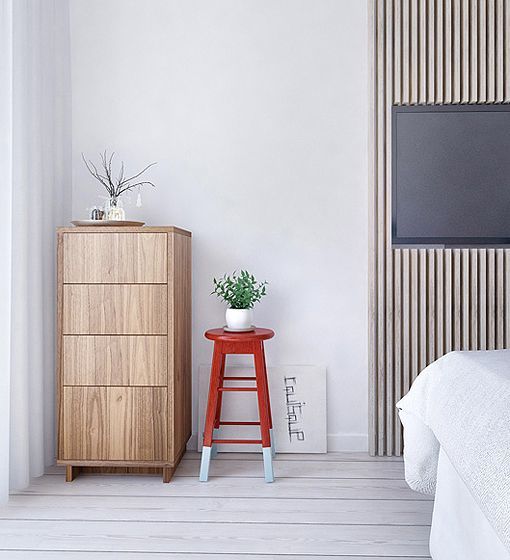 Dormitorio decorado en azul y blanco: rincón con cómoda