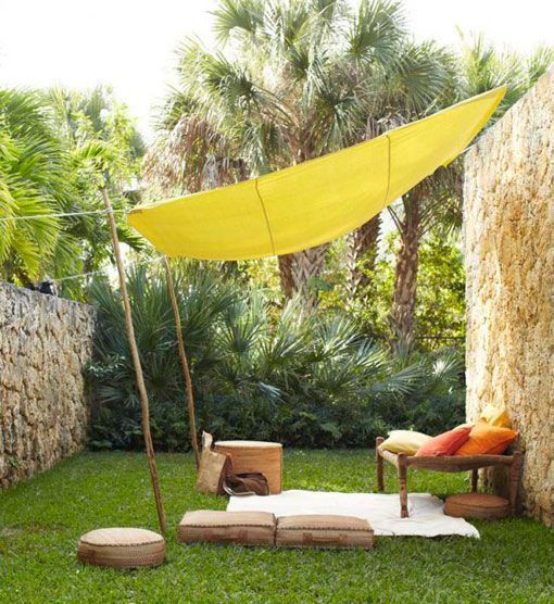 rincones sombreados, estructura de troncos y loneta