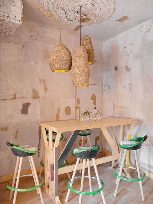 Mama Campo mesa y bancos altos