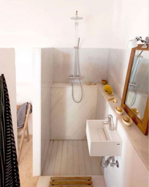 Casa de Nani Marquina, baño en el dormitorio