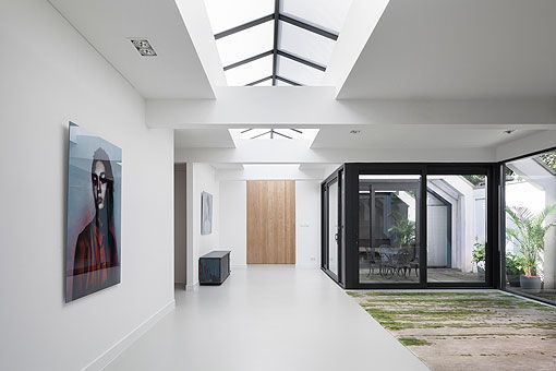 Garaje convertido en loft moderno y luminoso