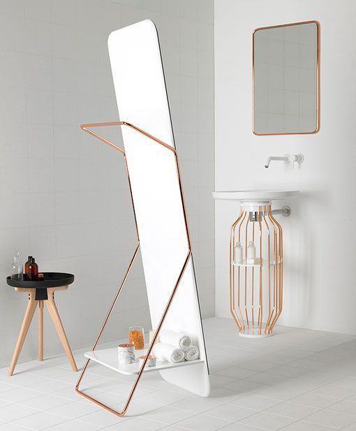 Bowl, espejo de pie con cantos dorados