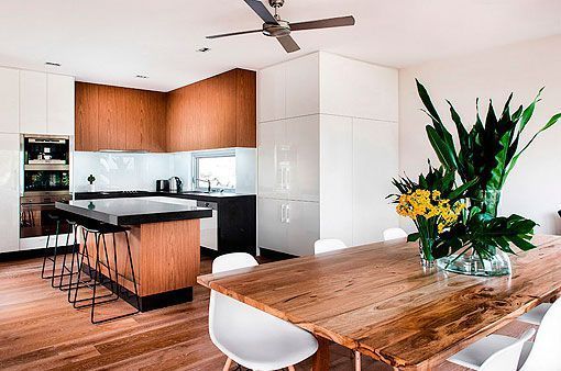 Casa actual y contemporánea en la costa australiana