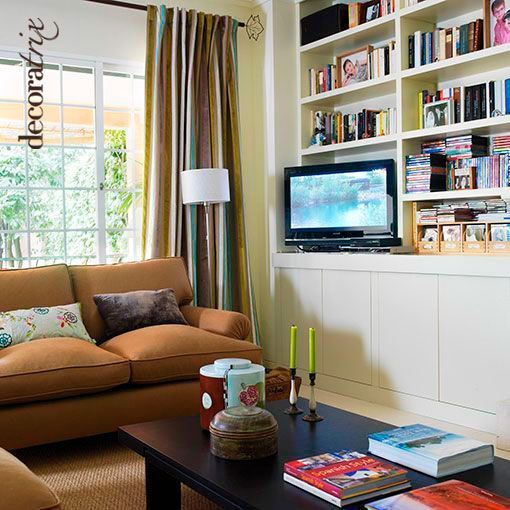 Elegir los muebles del salón: librería a medida