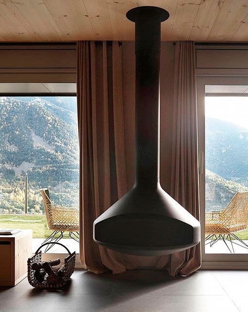Salón de estilo contemporáneo con chimenea