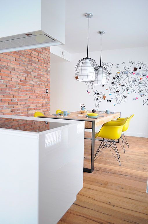 Decorar una cocina blanca con toques de color