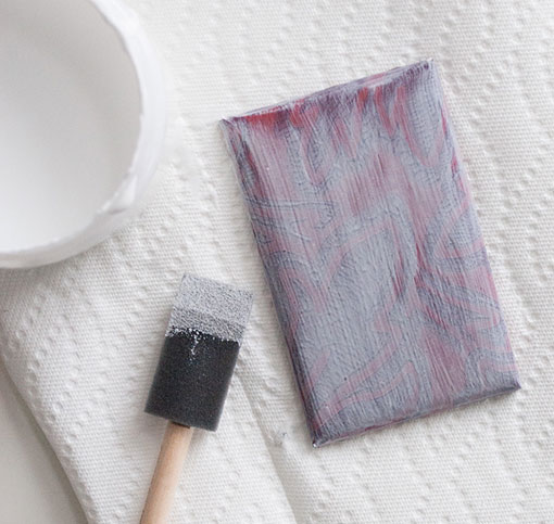 Interruptores decorados, barnizar antes de colocar en la pared