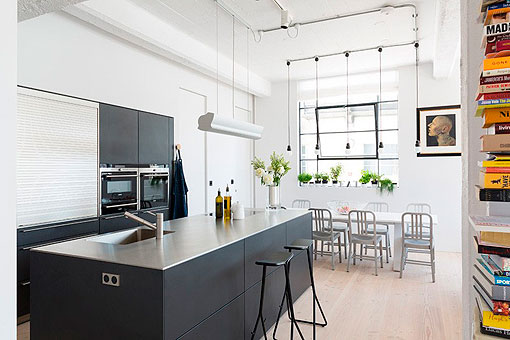 Bajo industrial convertido en loft luminoso