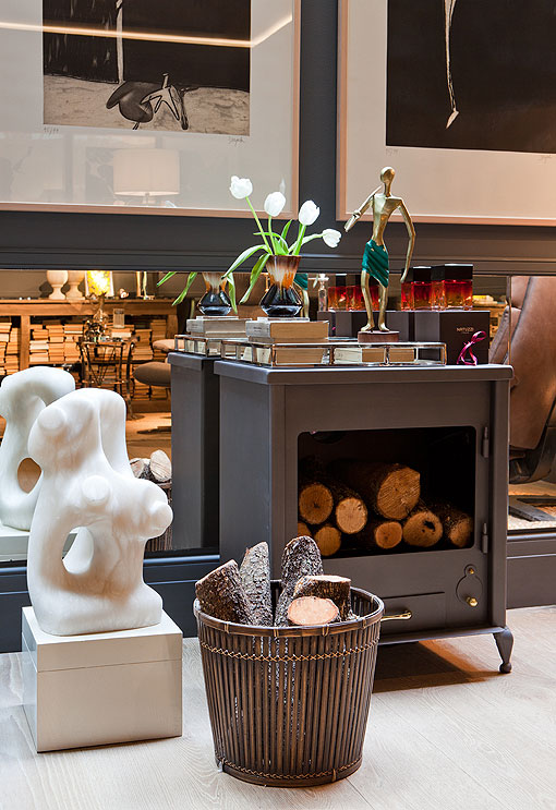 Salón contemporáneo de Raúl Martins en Casa Decor 2015