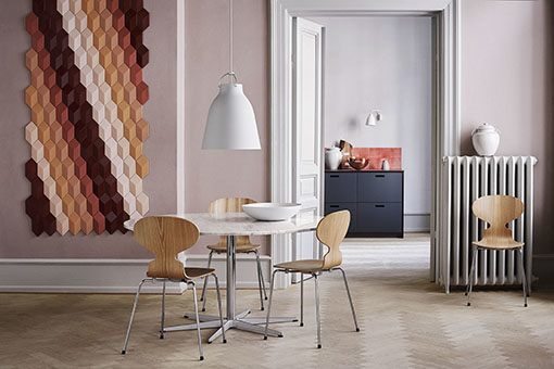 Nuevos colores empolvados para la Swan Chair y mesa de mármol