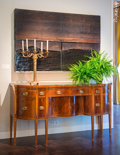 Obra de Theaster Gates en la residencia del Embajador de Estados Unidos en Madrid James Costos y Michael Smith