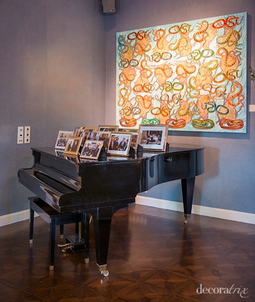 Obra de Philip Taaffe en la residencia del Embajador de Estados Unidos en Madrid James Costos y Michael Smith