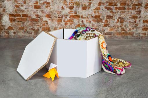 Muebles de cartón CARDBOARD FURNITURE AND PROJECTS (Hexa)