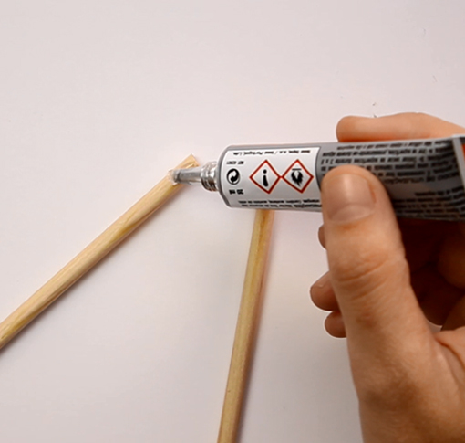 Utilizar pegamento para juntar los extremos