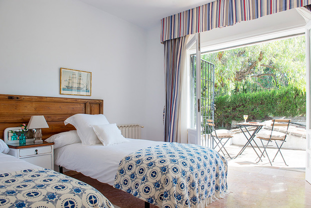 Dormitorio de niñas de una casa de verano en Marbella