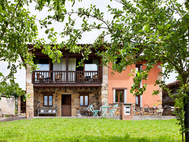 Viviendas rurales en Asturias Las casitas del Viajero: fachada de la Casita Delfa