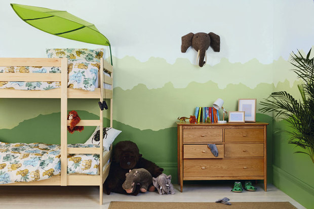 Mural selvático en dormitorio infantil, de Bruguer