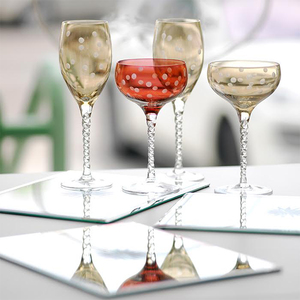 Vajillas y mesas puestas