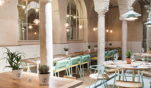 Vista de una de las galerías del patio