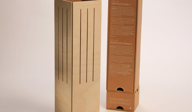 Una caja de vino que se convierte en lámpara de mesa