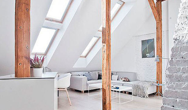 Ático rústico con una decoración moderna: una mezcla con carácter
