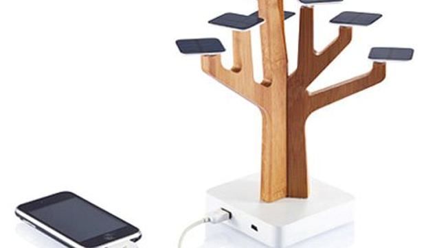 Cargadores solares en forma de árbol
