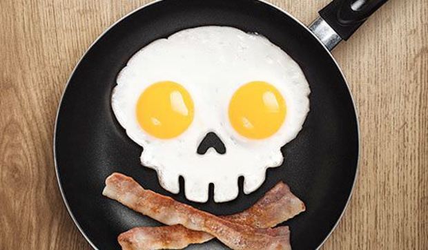 Cena de Halloween: huevos fritos con bacon