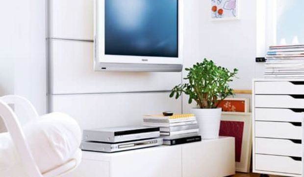 Colocar una pantalla plana en el salón