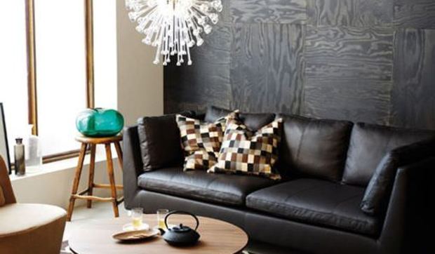 Deco-espía: un salón cálido en tonos oscuros