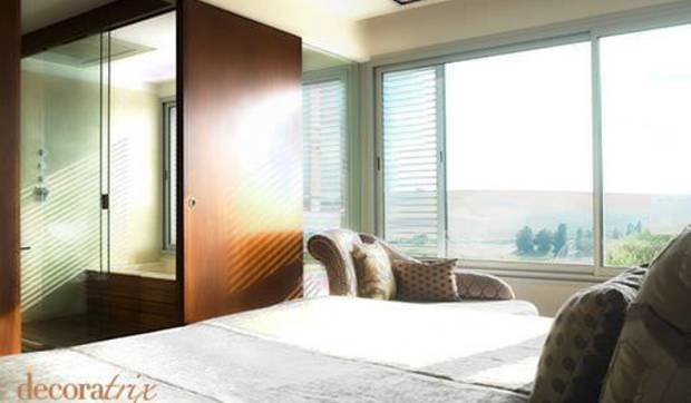 Dormitorio con cuarto de baño incorporado