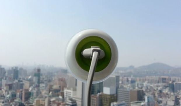 Enchufe solar para ventanas