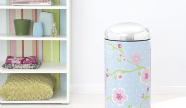 Estampados florales para los nuevos cubos y mesas de planchar de Brabantia