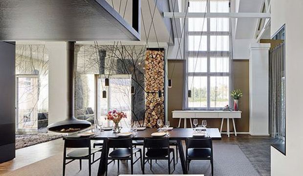 Antiguo cuartel militar convertido en un loft moderno de dos plantas