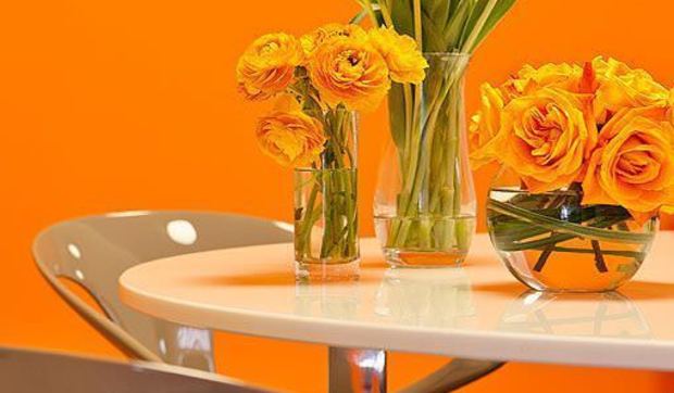 Pintar el salón en naranja: una propuesta fresca y luminosa