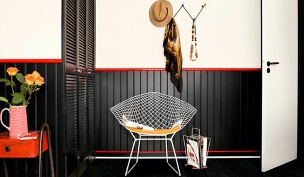 Se lleva el aspecto de la madera carbonizada